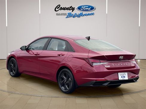 Used 2023 Hyundai Elantra SEL image 23