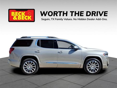 Used 2022 GMC Acadia Denali w/ Denali Ultimate Package image 4