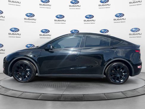 Used 2023 Tesla Model Y Long Range AWD/4WD image 2