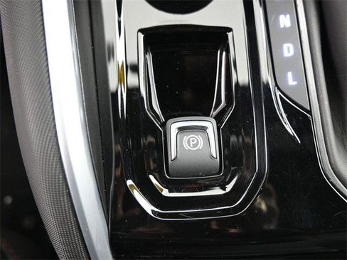 Certified 2024 Chevrolet Colorado Z71 w/ Z71 Convenience Package 2 image 24