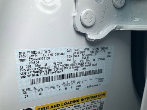 New 2026 Ford Expedition Active image 18