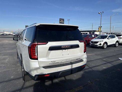 Used 2022 GMC Yukon XL SLT w/ SLT Luxury Package image 5