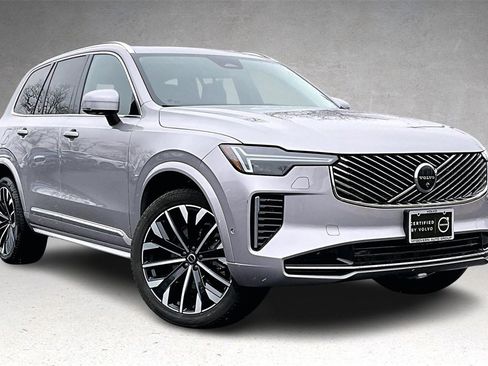 Used 2026 Volvo XC90 B5 Plus image 3