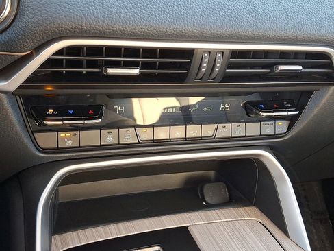 Certified 2024 MAZDA CX-90 Plug-In Hybrid w/ Premium Pkg image 19