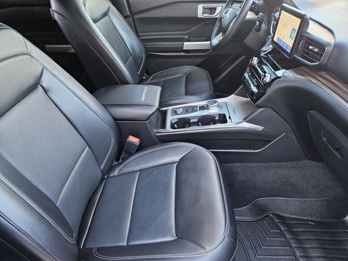 Used 2022 Ford Explorer Limited w/ Equipment Group 301A image 15