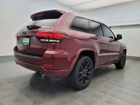Used 2019 Jeep Grand Cherokee Altitude image 9