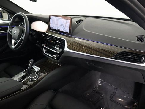 Used 2023 BMW 540i 540i w/ Premium Package image 9