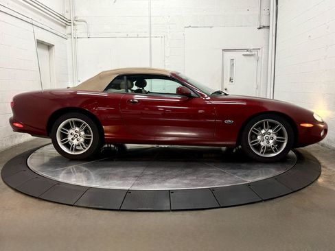 Used 2001 Jaguar XK8 Convertible RWD image 15