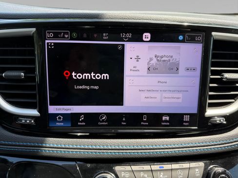 Used 2021 Chrysler Pacifica Touring-L w/ Uconnect Theater Family Group FWD image 15