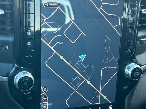 Used 2024 RAM 3500 Big Horn w/ Sport Appearance Package image 20