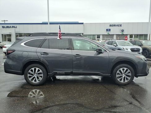 Certified 2023 Subaru Outback Premium image 2