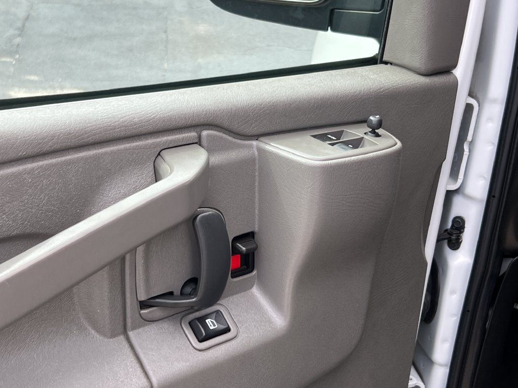 Used 2023 GMC Savana 2500 Extended w/ Driver Convenience Package RWD image 6