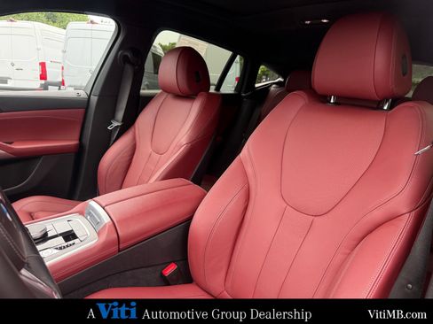Used 2022 BMW X6 xDrive40i w/ M Sport Package AWD/4WD image 18