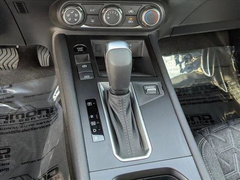 Used 2025 Nissan Kicks SV w/ Charging Package image 20