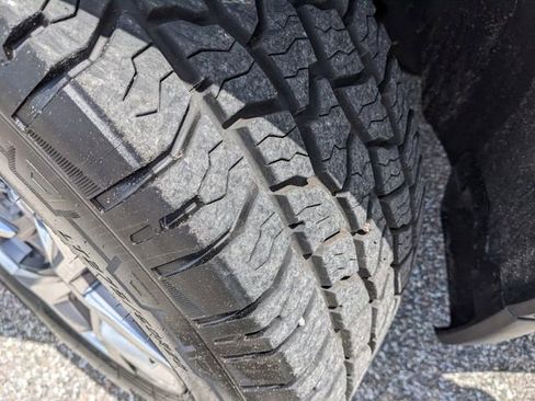 Used 2025 GMC Sierra 1500 SLE AWD/4WD image 33