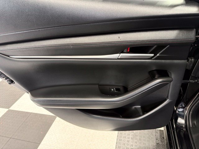 Used 2025 MAZDA MAZDA3 s Sport FWD image 17