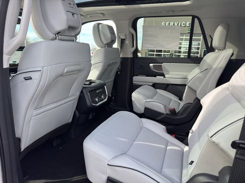 New 2026 Ford Expedition Max Platinum image 9