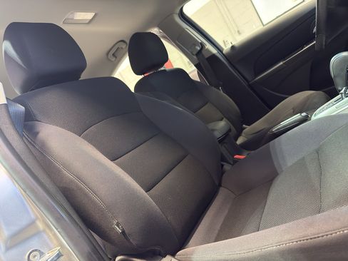 Used 2015 Chevrolet Cruze LT FWD image 21