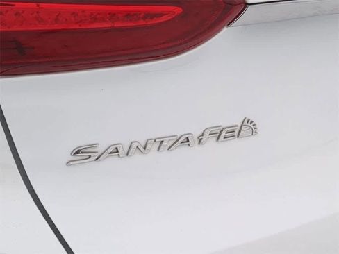 Used 2019 Hyundai Santa Fe Limited image 12