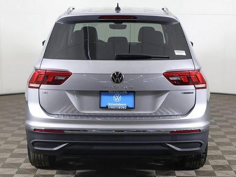 Used 2022 Volkswagen Tiguan SE image 11