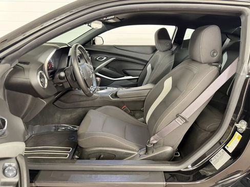 Used 2017 Chevrolet Camaro SS RWD image 12