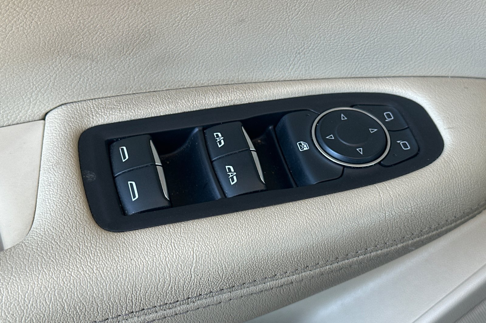 Used 2019 Cadillac XT5 FWD image 12