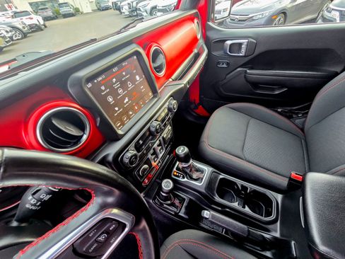 Used 2022 Jeep Wrangler Rubicon w/ Safety Group image 7