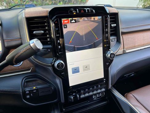 Used 2022 RAM 2500 Limited AWD/4WD image 7