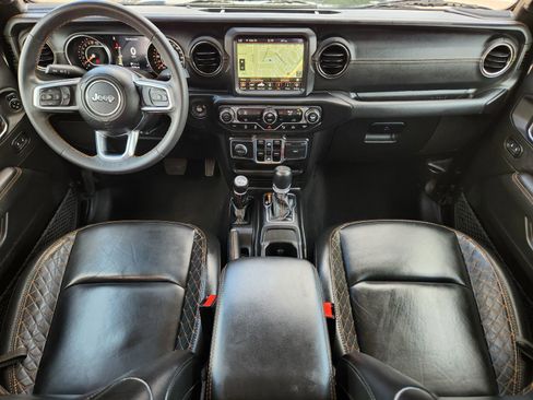 Used 2023 Jeep Gladiator Overland AWD/4WD image 32