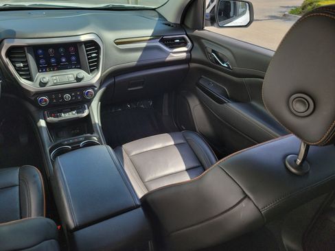 Used 2022 GMC Acadia AT4 w/ Technology Package AWD/4WD image 18