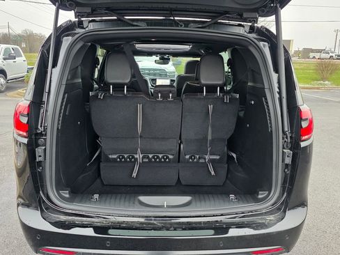 New 2026 Chrysler Pacifica Limited image 33
