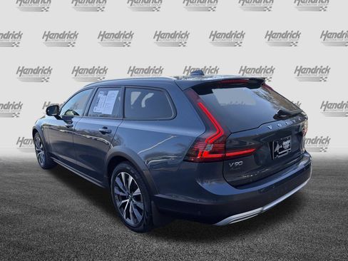 Certified 2022 Volvo V90 B6 Cross Country image 8