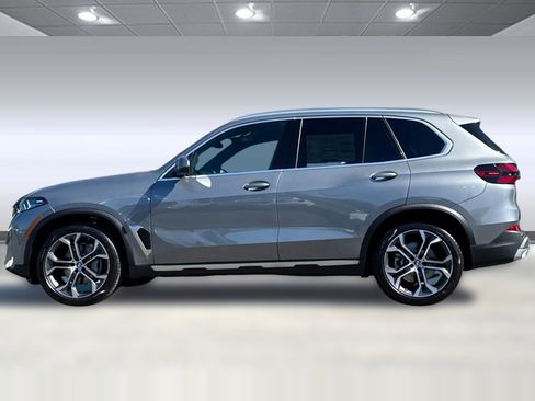 New 2026 BMW X5 xDrive40i image 2