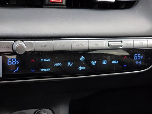 Used 2024 Hyundai Ioniq 5 Limited image 33