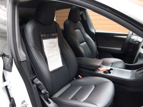 Used 2023 Tesla Model Y Long Range image 19