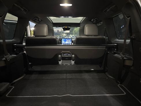 Used 2024 Lexus GX 550 w/ Accessory Package (Z1) AWD/4WD image 11