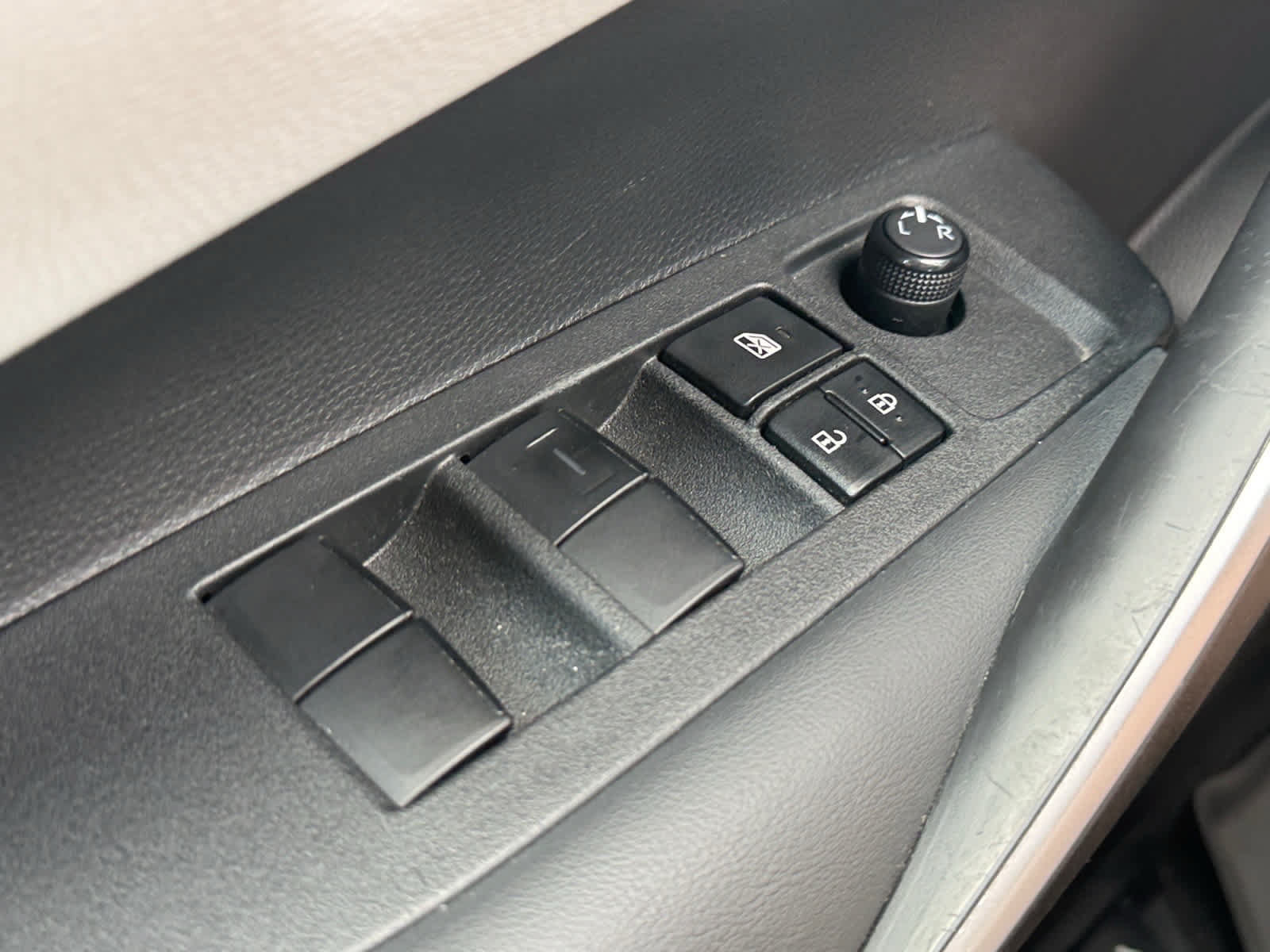 Used 2023 Toyota Corolla SE FWD image 14