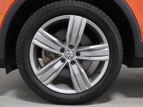 Used 2018 Volkswagen Tiguan SEL Premium AWD/4WD image 36