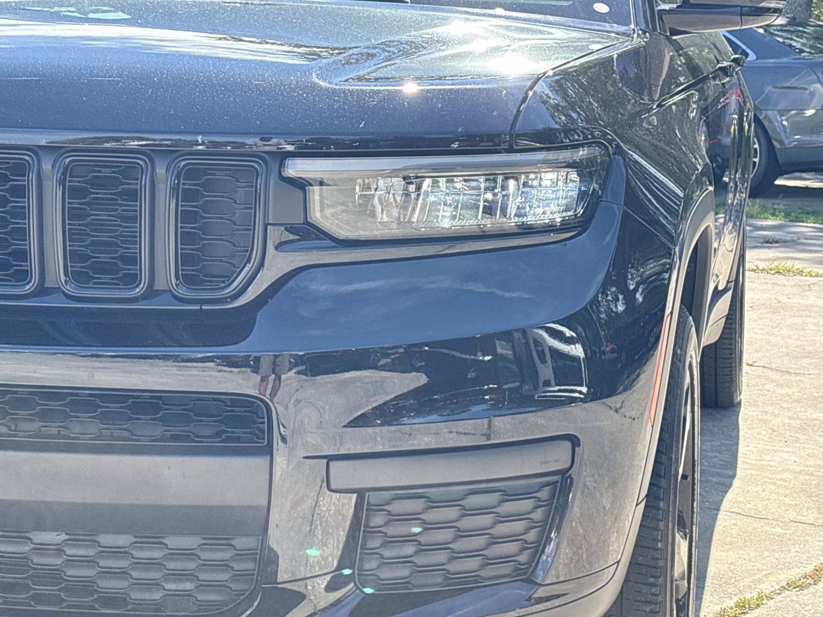 Certified 2024 Jeep Grand Cherokee L Laredo RWD image 9