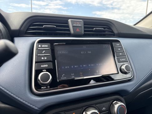 Used 2025 Nissan Versa SV FWD image 3