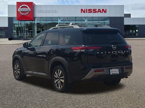 Used 2024 Nissan Pathfinder SL FWD image 5