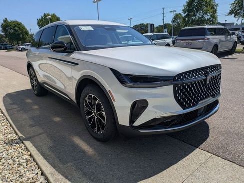 New 2026 Lincoln Nautilus Premier image 12