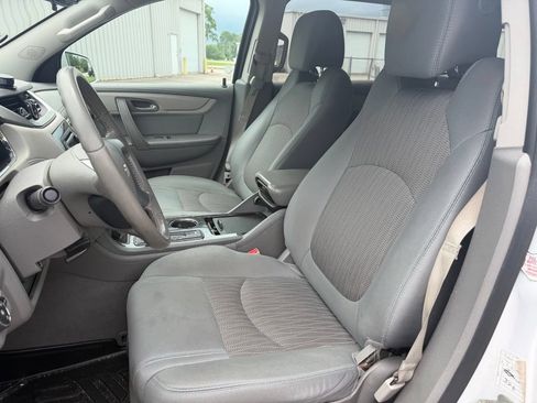 Used 2017 Chevrolet Traverse LT FWD image 10