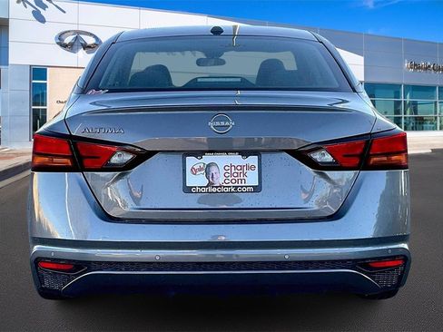 Used 2025 Nissan Altima 2.5 S image 4