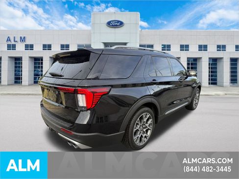Used 2025 Ford Explorer Platinum w/ Ultimate Package image 5
