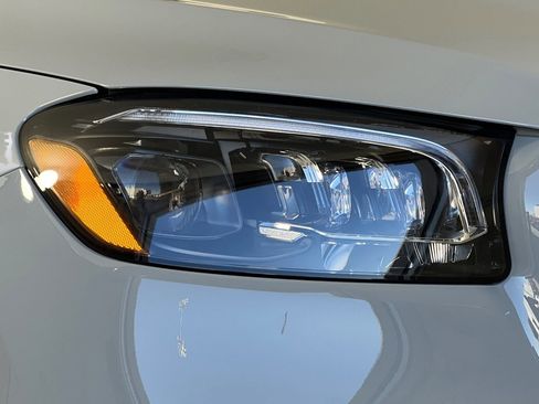 New 2026 Mercedes-Benz GLS 580 4MATIC image 11