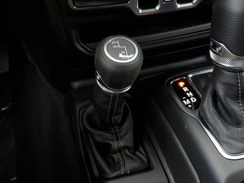 New 2025 Jeep Gladiator Sport image 31