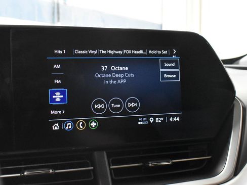 Used 2024 Chevrolet Trax LS w/ LS Convenience Package FWD image 17