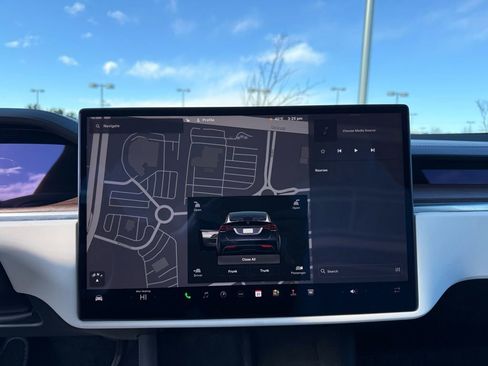 Used 2022 Tesla Model X image 16