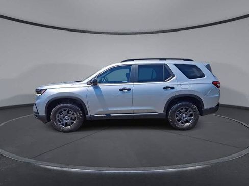 Used 2024 Honda Pilot TrailSport image 5